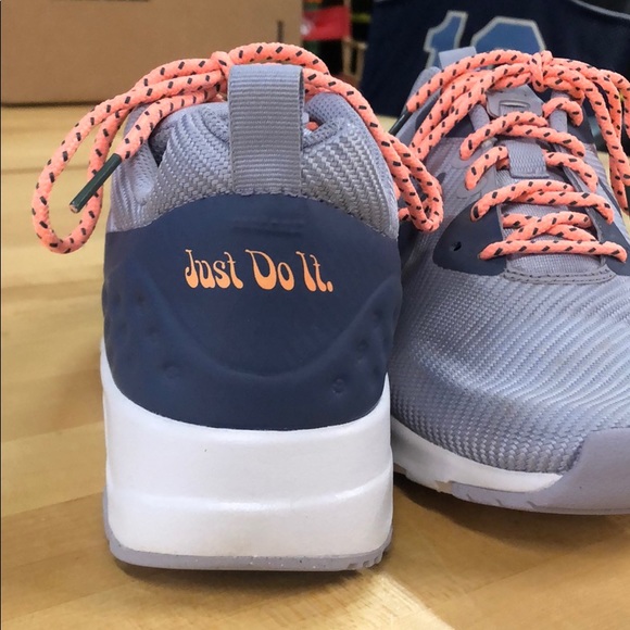 Nike W’s Air Max Motion LW SE Shoe - Picture 4 of 4